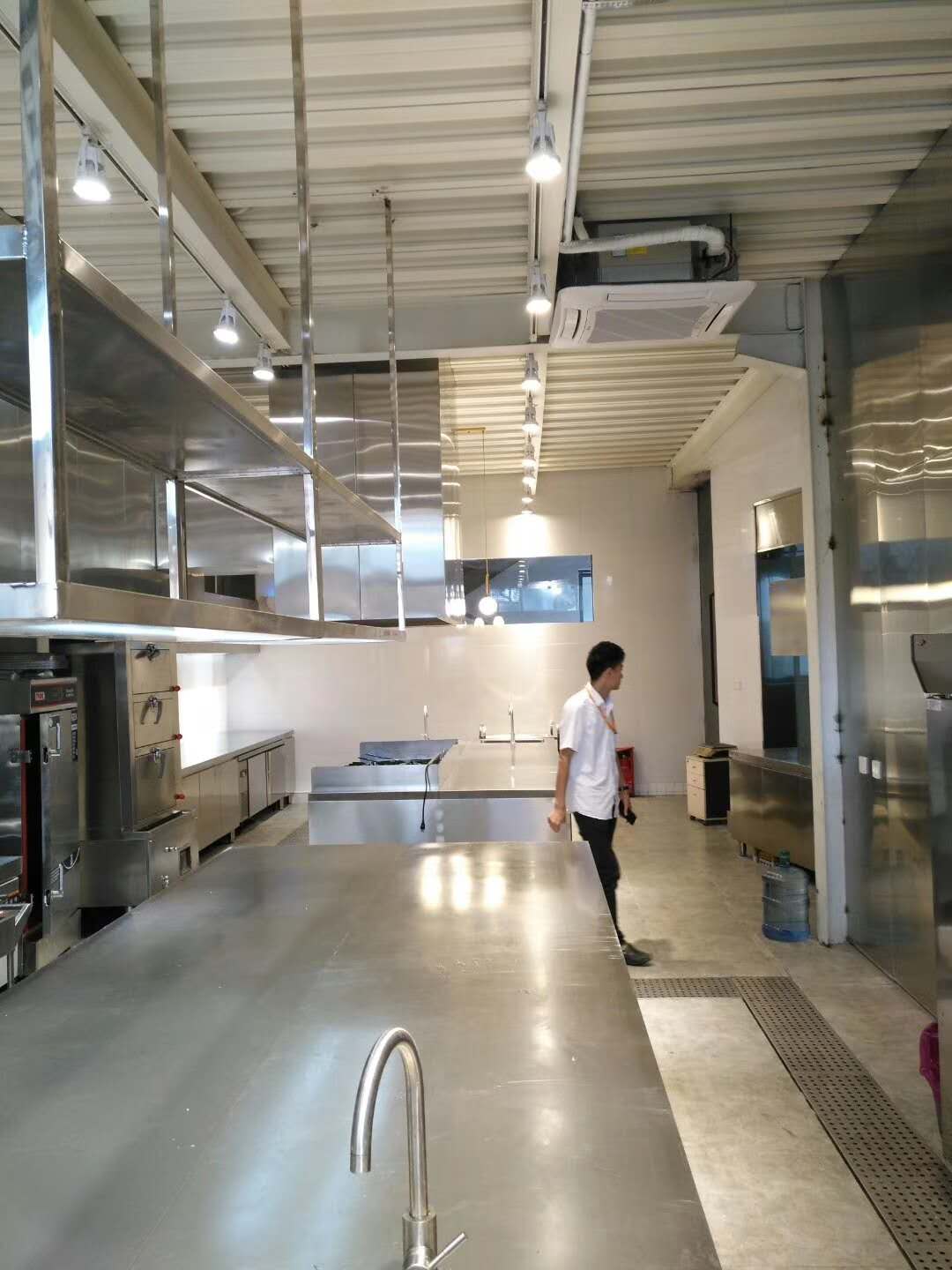 酒店好色先生APP下载安装设备