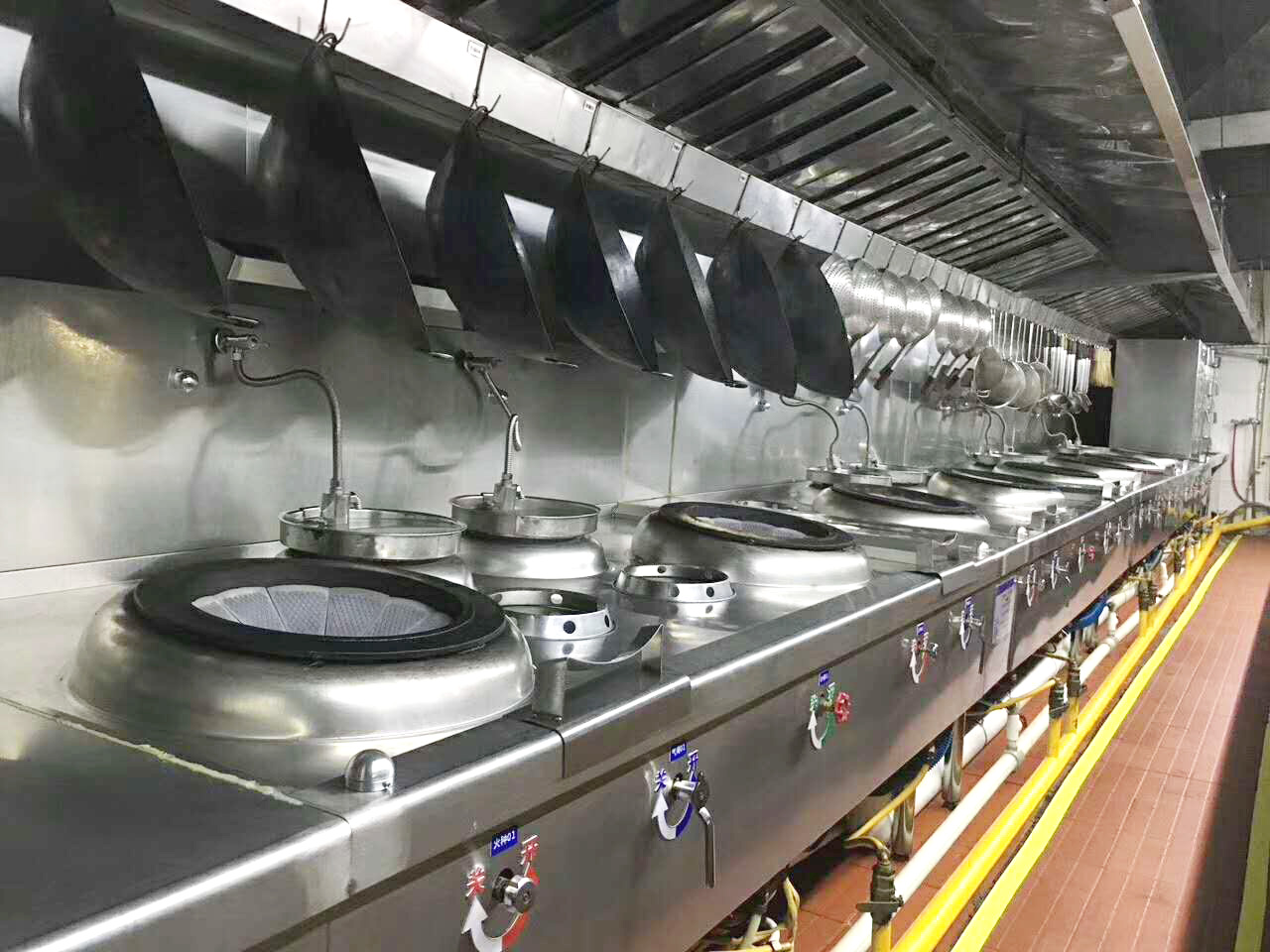 食堂好色先生APP下载安装设备